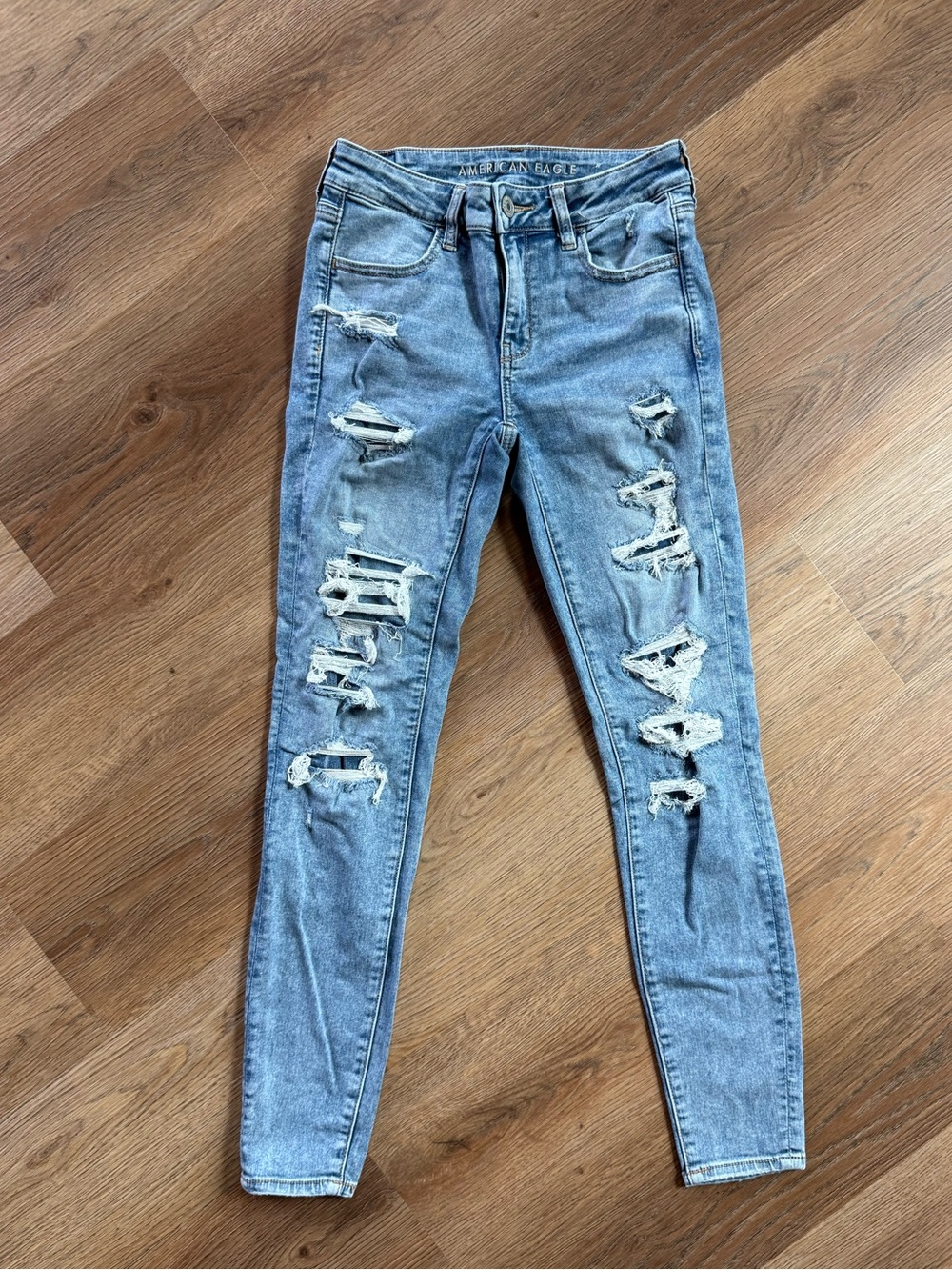 American Eagle Outfitters Light Blue Distressed Skinny Jeans